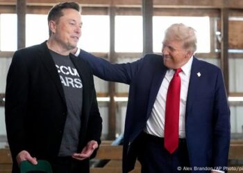 Trump quiere que Musk sea «más agresivo» en los recortes del gobierno de EU