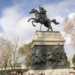 Restaura escultura ecuestre de la heroína Anita Garibaldi en Roma