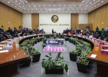 Impulsa INE participación política de jóvenes ‘dreamers’ en EU