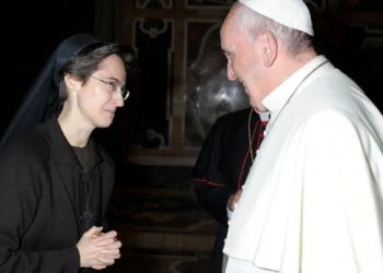 Sheinbaum llama progresista al papa Francisco