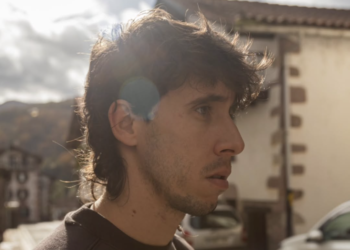 EL CANTANTE ESPAÑOL DE INDIE POP JAVI ROBLES PRESENTA SU SENCILLO “GUERRA MUNDIAL” EN MÉXICO