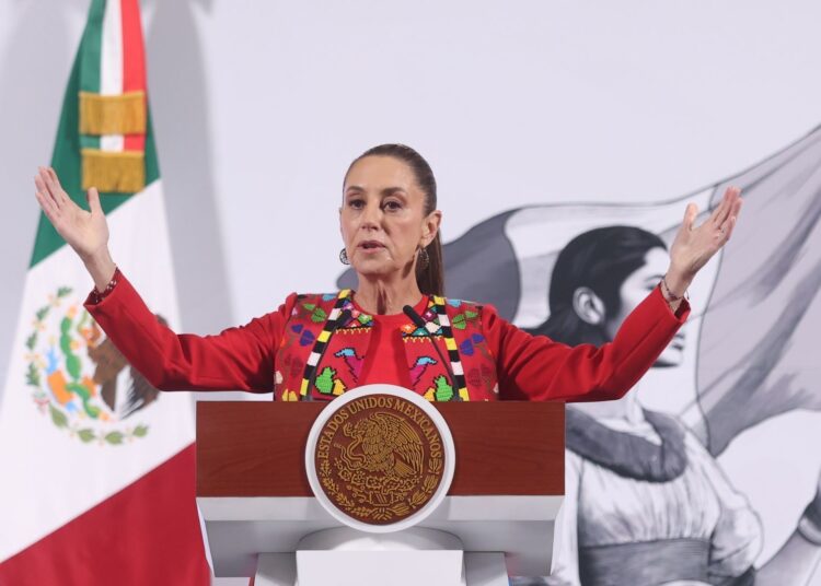 CIUDAD DE MÉXICO, 11ABRIL2025. Claudia Sheinbaum, presidenta de México, encabezó la conferencia “Mañanera del Pueblo” desde Palacio Nacional. FOTO: EDGAR NEGRETE LIRA/CUARTOSCURO.COM