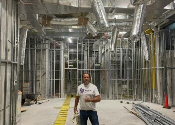 Empresario mexicano impulsa la industria restaurantera con conceptos de alta cocina y entretenimiento